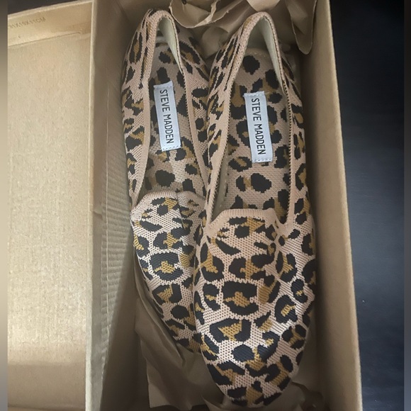 New in box Steve Madden Sabin Leopard flats slip ons 9 - Picture 3 of 5